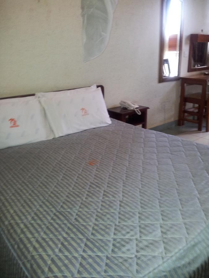Areba Hotell Entebbe Exteriör bild