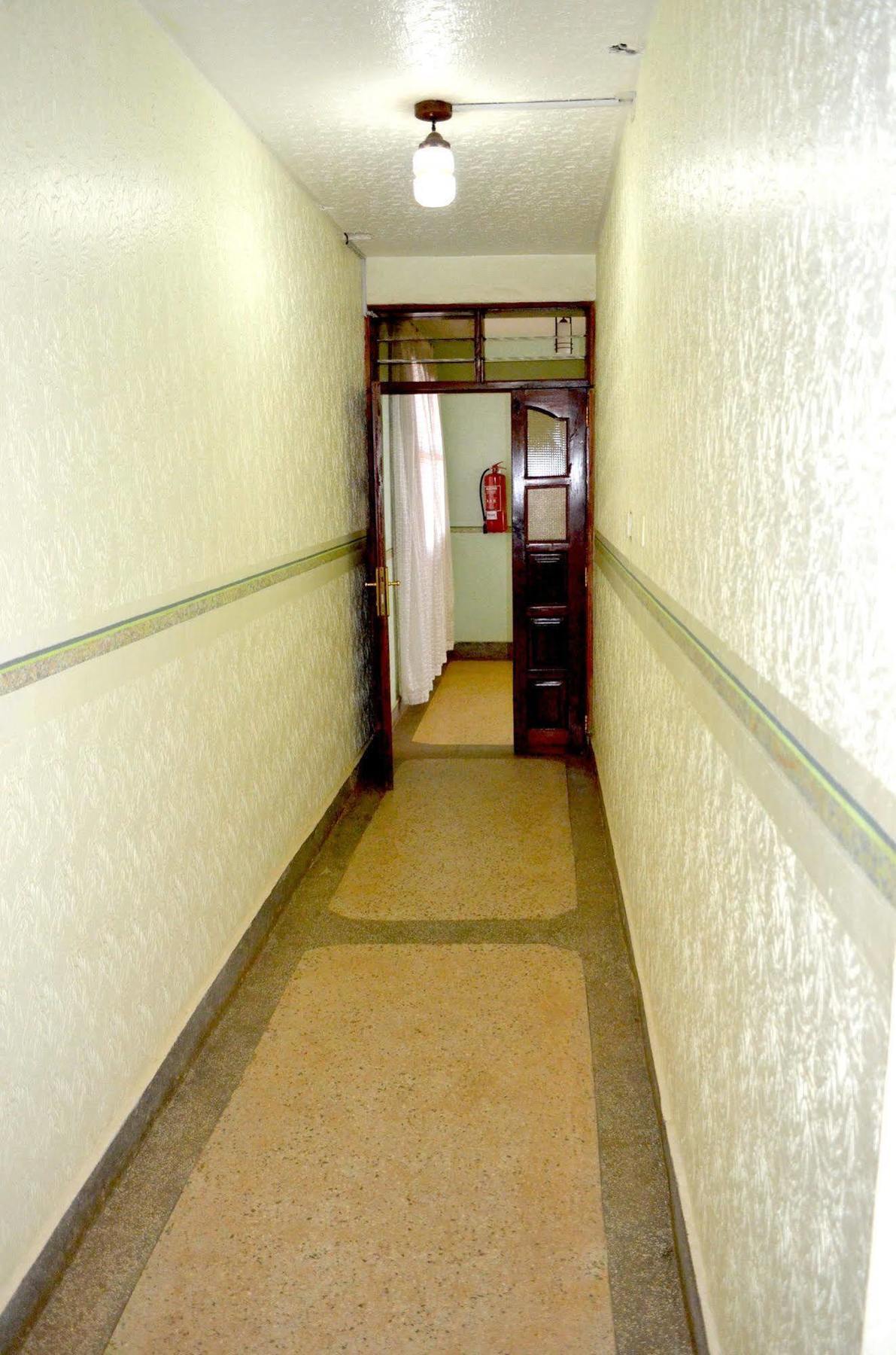 Areba Hotell Entebbe Exteriör bild