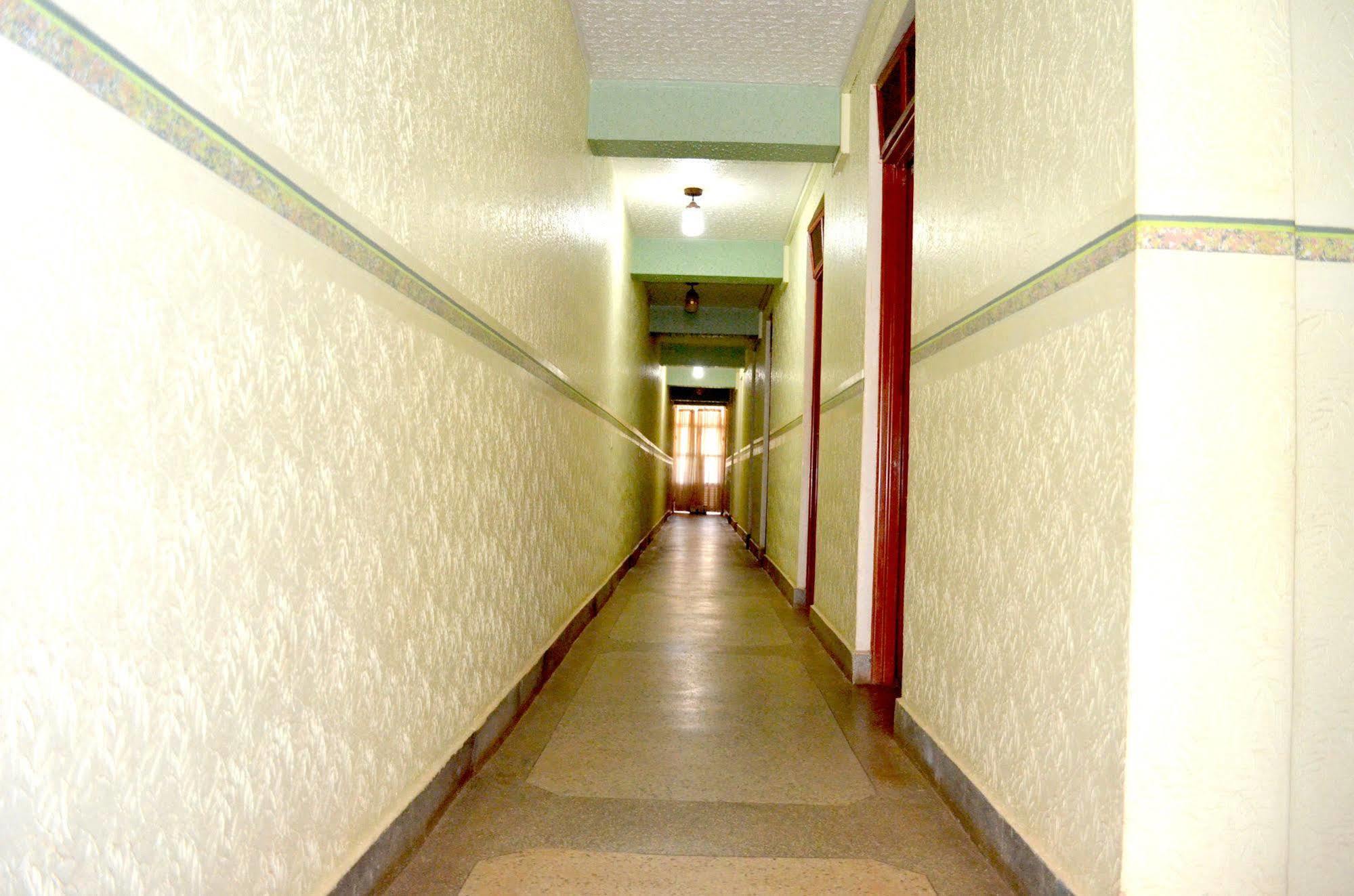 Areba Hotell Entebbe Exteriör bild