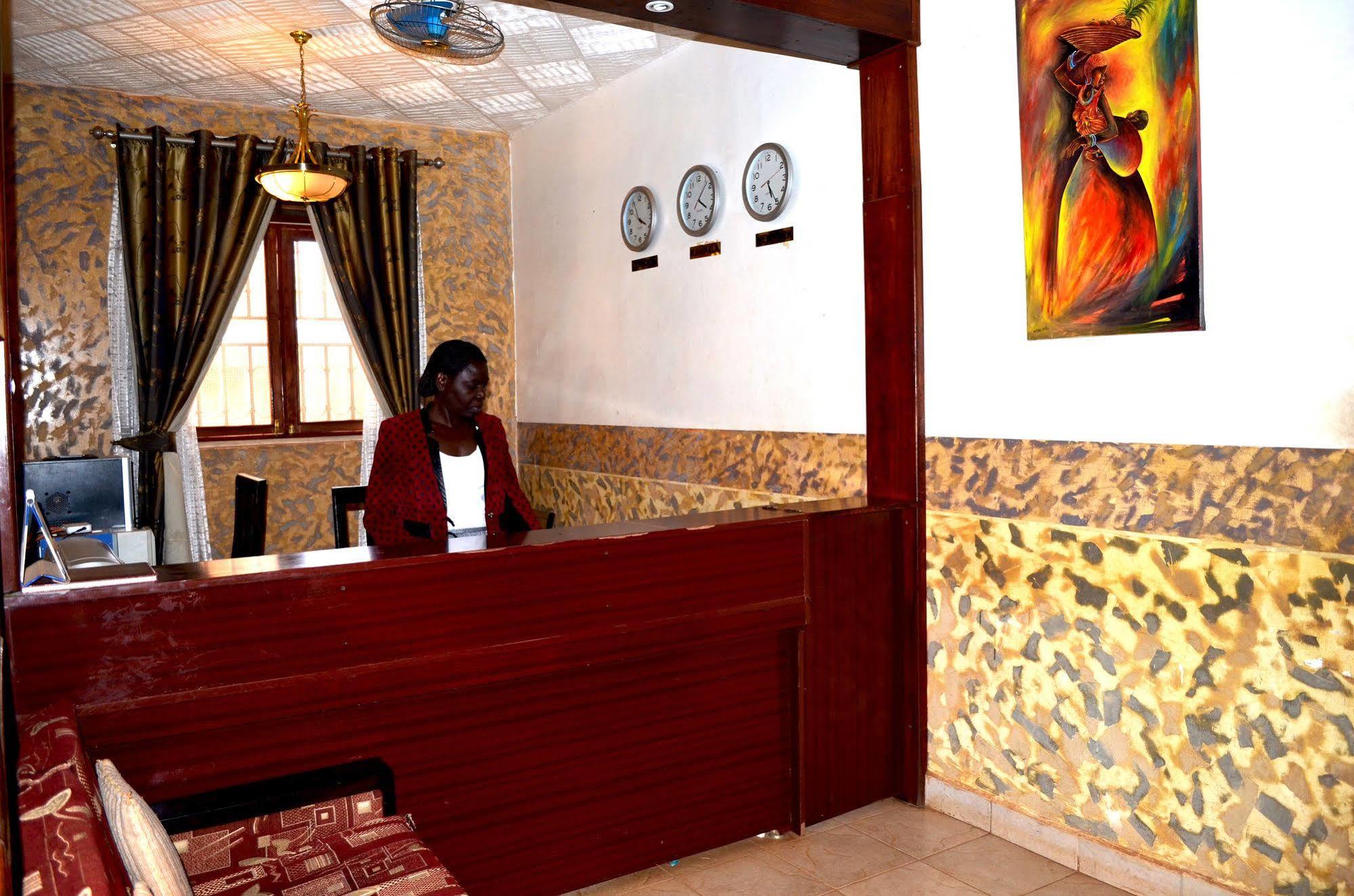 Areba Hotell Entebbe Exteriör bild