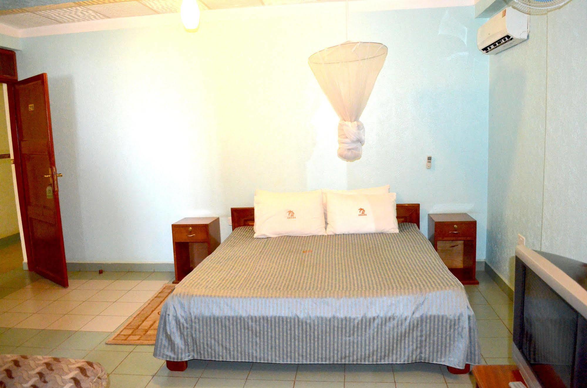 Areba Hotell Entebbe Exteriör bild